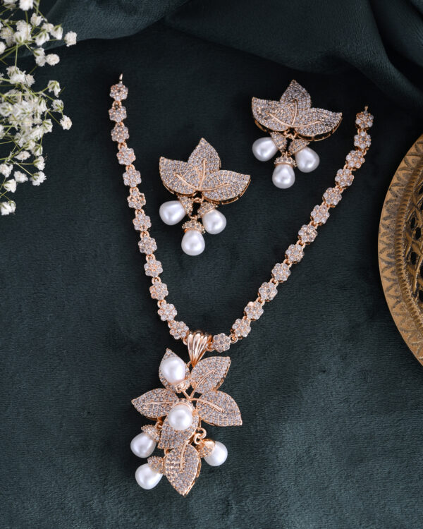 Floral Pearl Radiance